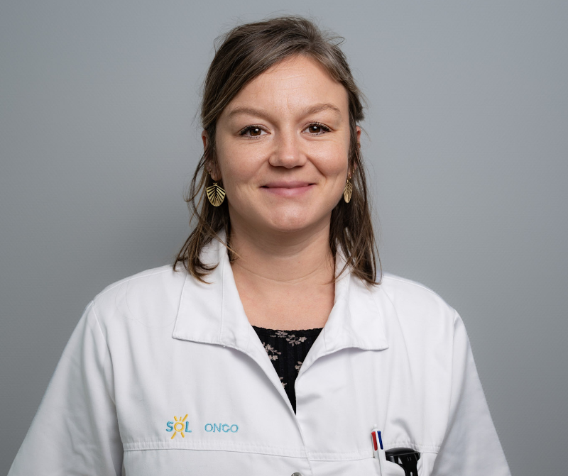 Dr PARENT avec blouse recentrée